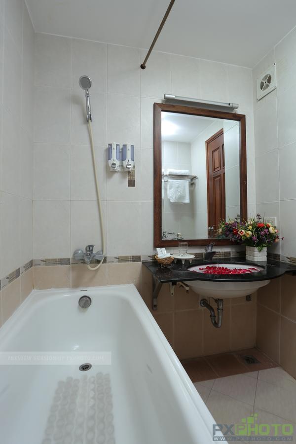 Hanoi Capital Hotel Buitenkant foto